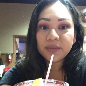 Meet your Posher, Monique